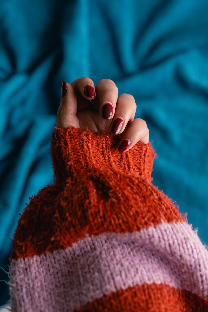 Burgundy nail design