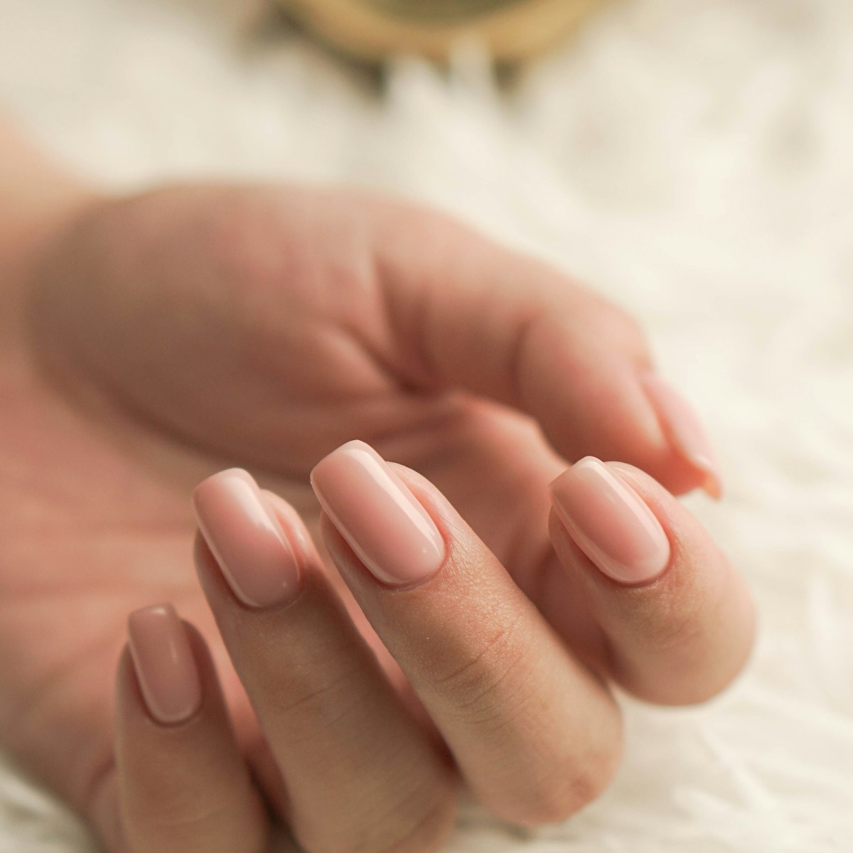 Nude manicure